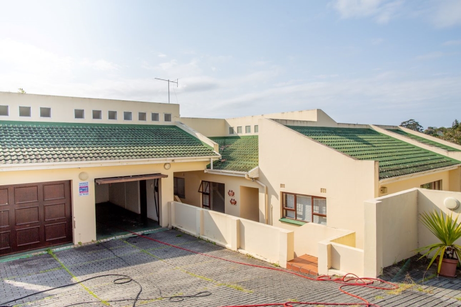 To Let 3 Bedroom Property for Rent in Beacon Bay Eastern Cape